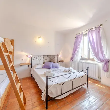 Dai Du Bourdei בית כפרי Frontino