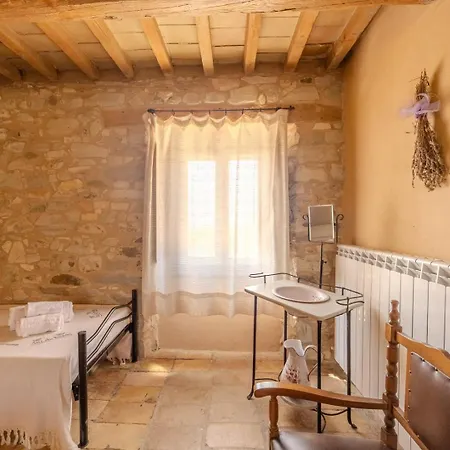 Dai Du Bourdei בית כפרי Frontino